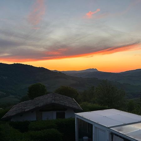 Villa Tamara Country&Spa Suites Montefiore Conca Bagian luar foto
