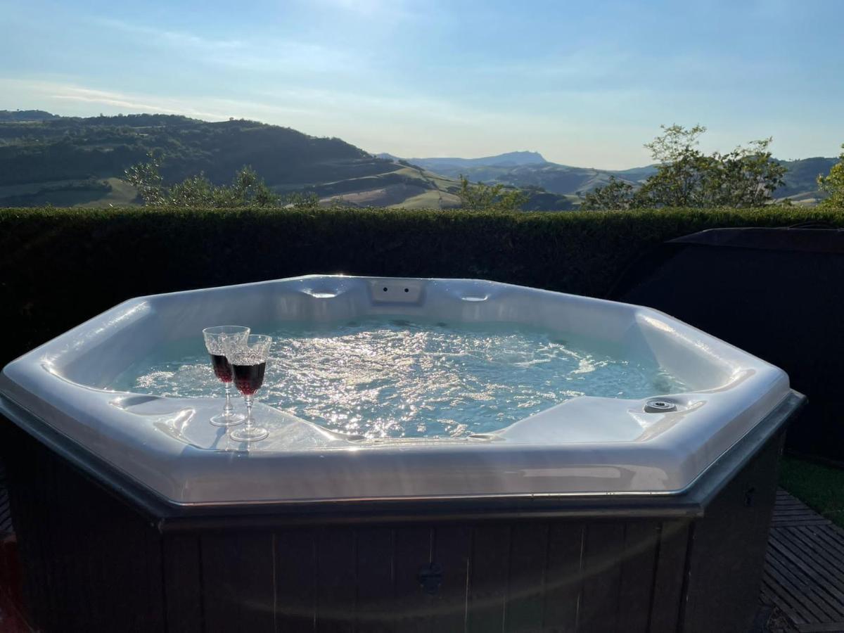 Villa Tamara Country&Spa Suites Montefiore Conca Bagian luar foto