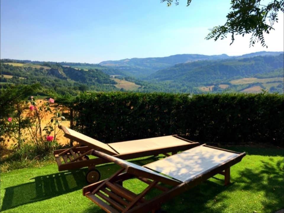 Villa Tamara Country&Spa Suites Montefiore Conca Bagian luar foto