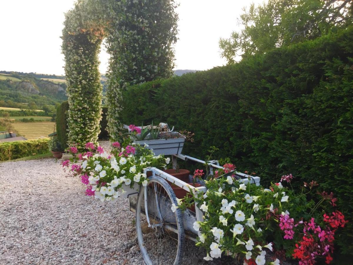 Villa Tamara Country&Spa Suites Montefiore Conca Bagian luar foto