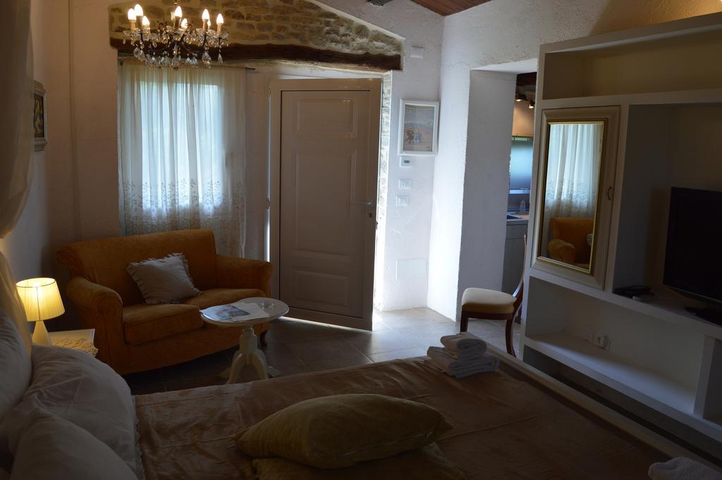 Villa Tamara Country&Spa Suites Montefiore Conca Bagian luar foto