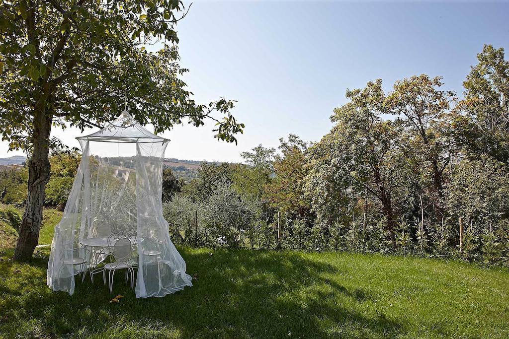Villa Tamara Country&Spa Suites Montefiore Conca Bagian luar foto